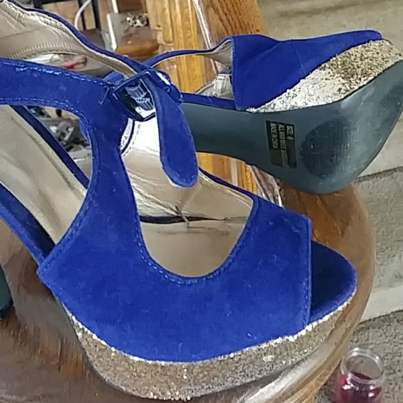 Shoes - Picture 5 of 8